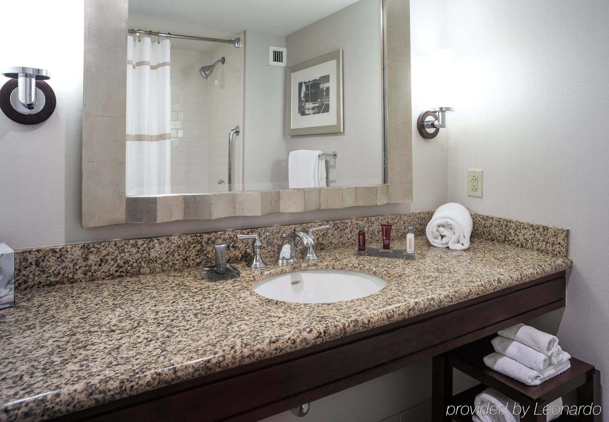 Newport News Marriott At City Center Esterno foto