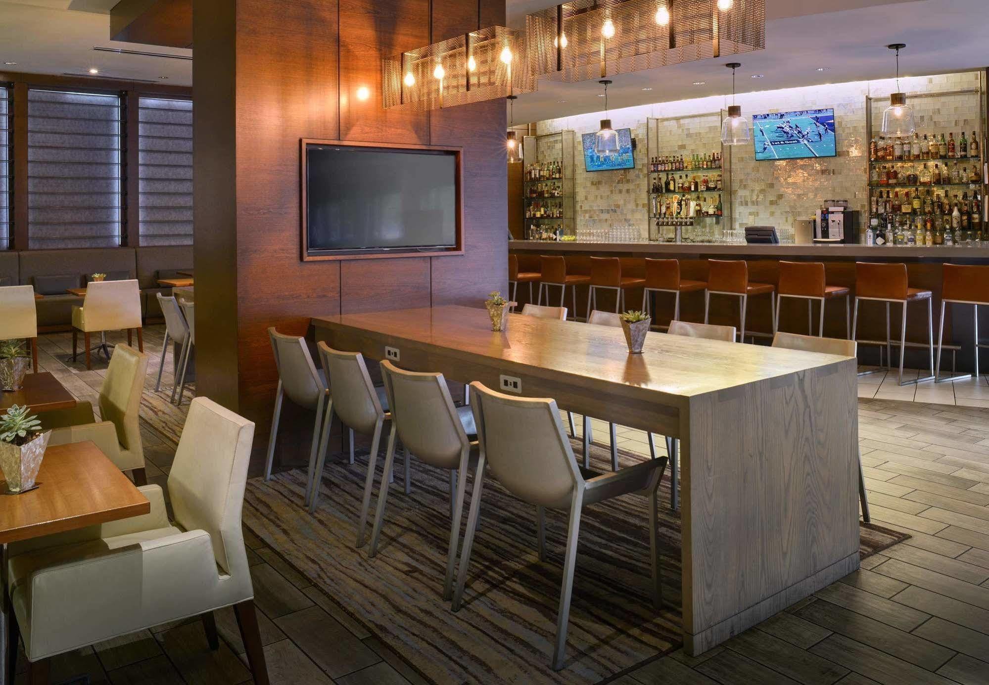 Newport News Marriott At City Center Esterno foto