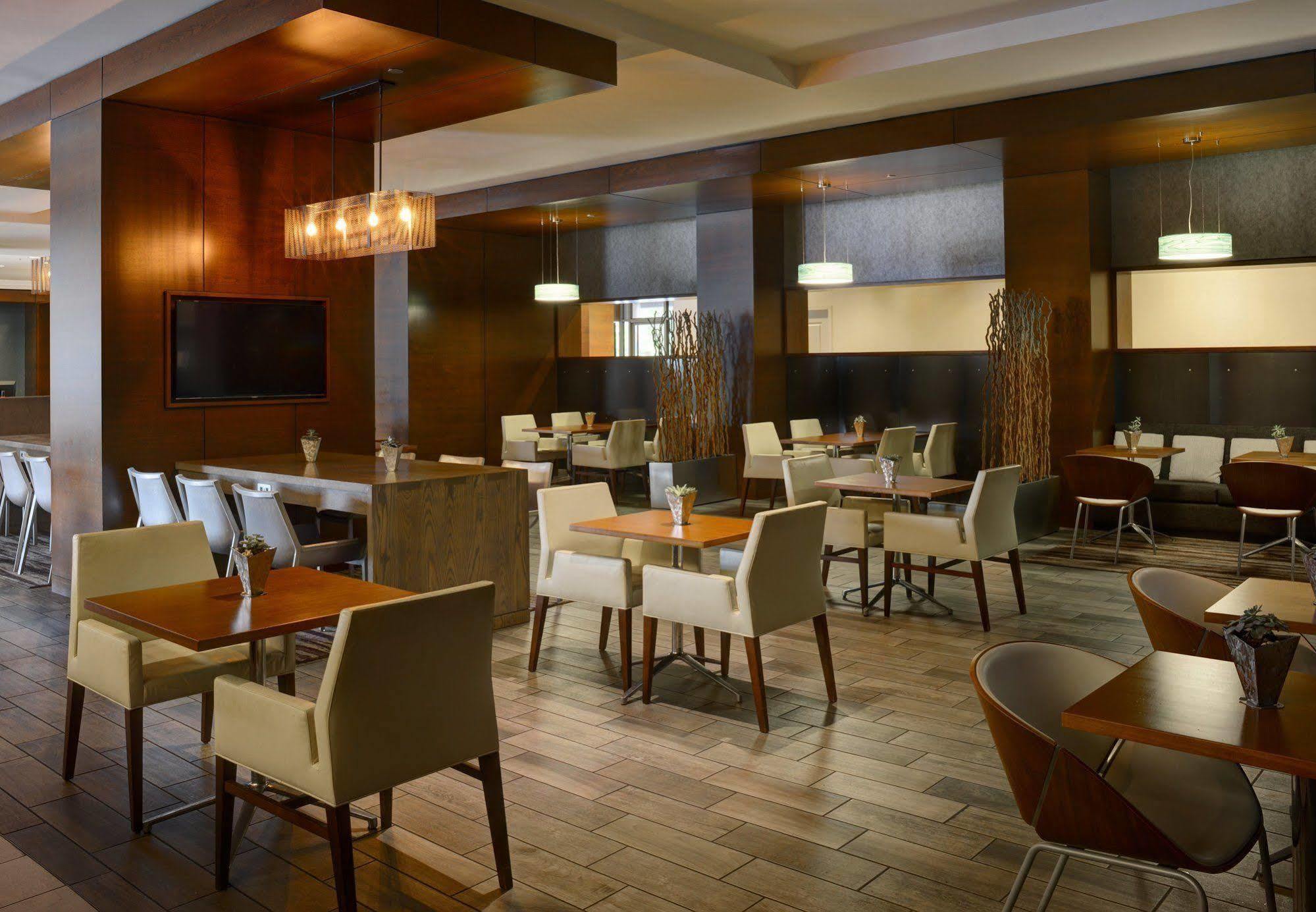 Newport News Marriott At City Center Esterno foto